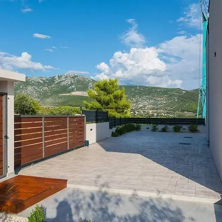 Villa Luxury With A Swimming Pool Klis, Split - 21734 Klis