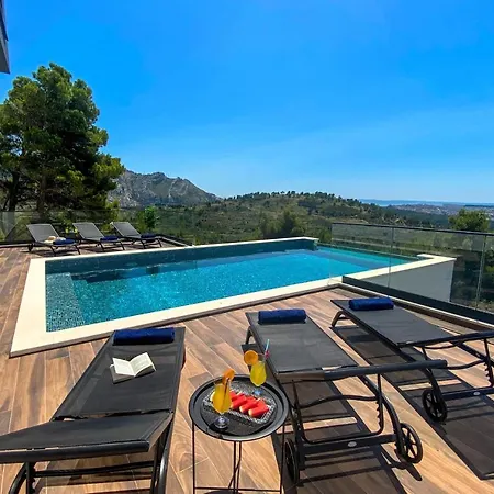 Luxury With A Swimming Pool Klis, Split - 21734 * Klis