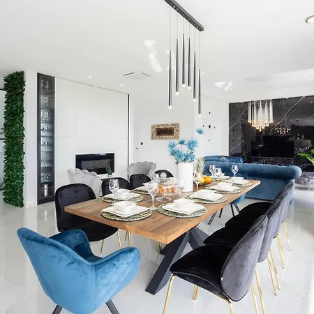 Luxury With A Swimming Pool Klis, Split - 21734 *